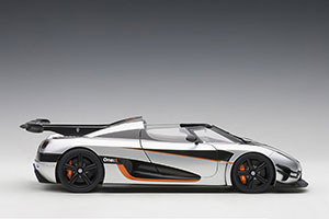 KOENIGSEGG ONE: 1 2014 GRAY WITH CARBON FINISH AND ORANGE — фото 15