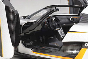 KOENIGSEGG ONE: 1 2014 GRAY WITH CARBON FINISH AND ORANGE — фото 4