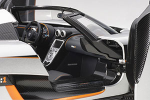 KOENIGSEGG ONE: 1 2014 GRAY WITH CARBON FINISH AND ORANGE — фото 5