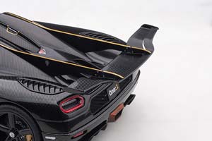 KOENIGSEGG ONE: 1 2014 CARBON WITH GOLDEN STRIPES — фото 12