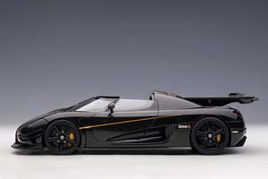 KOENIGSEGG ONE: 1 2014 CARBON WITH GOLDEN STRIPES — фото 17