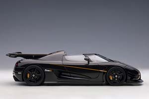KOENIGSEGG ONE: 1 2014 CARBON WITH GOLDEN STRIPES — фото 18