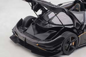 KOENIGSEGG ONE: 1 2014 CARBON WITH GOLDEN STRIPES — фото 6