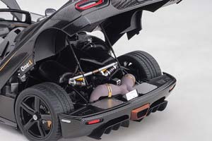 KOENIGSEGG ONE: 1 2014 CARBON WITH GOLDEN STRIPES — фото 7