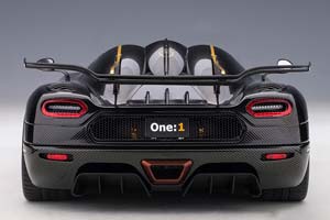 KOENIGSEGG ONE: 1 2014 CARBON WITH GOLDEN STRIPES — фото 11