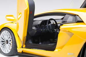 LAMBORGHINI AVENTADOR S 2017 YELLOW PEARL — фото 4
