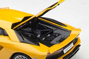 LAMBORGHINI AVENTADOR S 2017 YELLOW PEARL — фото 7
