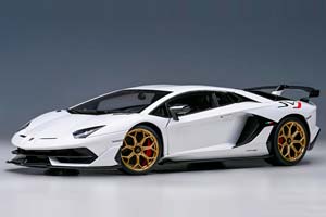 LAMBORGHINI AVENTADOR SVJ 2019 WHITE METALLIC