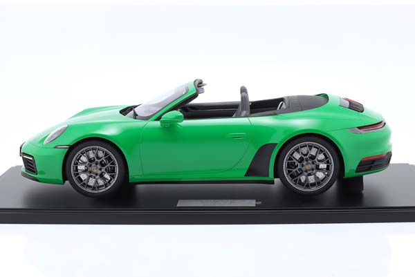 PORSCHE 911 (992) CARRERA 4S CONVERTIBLE 2020 GREEN — фото 4