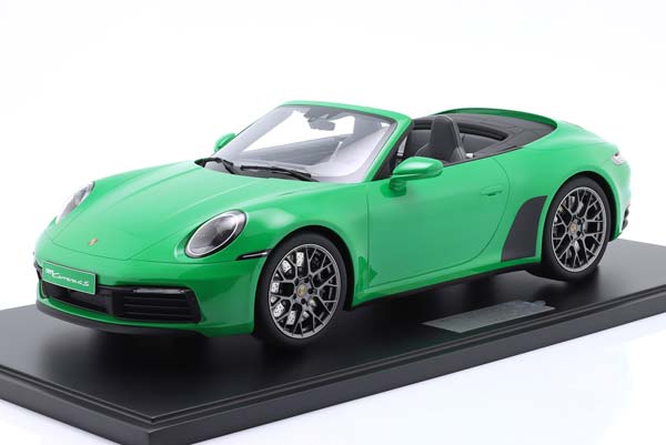 PORSCHE 911 (992) CARRERA 4S CONVERTIBLE 2020 GREEN — фото 1