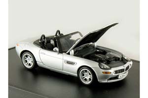 BMW Z8 THE WORLD IS NOT ENOUGH 1999 SILVER — фото 3