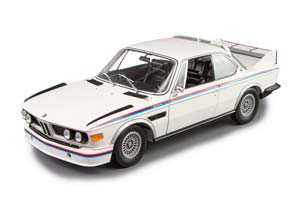 BMW E9 3.0 CSL 1973 WHITE / БМВ БЕЛЫЙ С М-ПОЛОСКАМИ