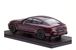 BMW M8 GRAN COUPE 2020 (G16) ФИОЛЕТОВЫЙ МЕТАЛЛИК — фото 2