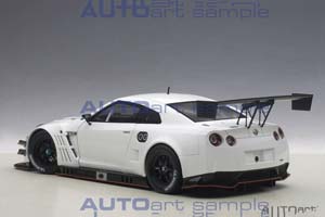 NISSAN GT-R NISMO GT3 2015 WHITE — фото 2
