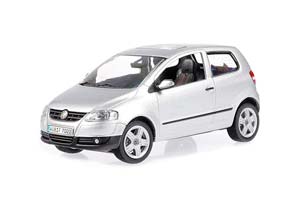 VW VOLKSWAGEN FOX СЕРЕБРИСТЫЙ — фото 1
