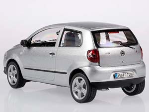 VW VOLKSWAGEN FOX СЕРЕБРИСТЫЙ — фото 2