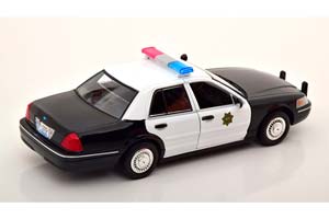 FORD CROWN VICTORIA INTERCEPTOR RENO SHERIFF'S DEPARTMENT 1998 (МАШИНА ЛЕЙТЕНАНТА ДЖИМА ДАНГЛА ИЗ Т/C РИНО 911) — фото 2