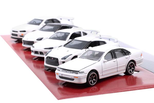 5-CAR SET GIFTPACK NISSAN WHITE / 5-CAR НАБОР ГИФТПАК НИССАН БЕЛЫЙ