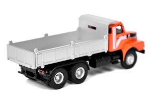 VOLVO N 10 DUMP TRUCK 1980, ORANGE / SILVER (ДЛИНА МОДЕЛИ 3-5 СМ) — фото 2