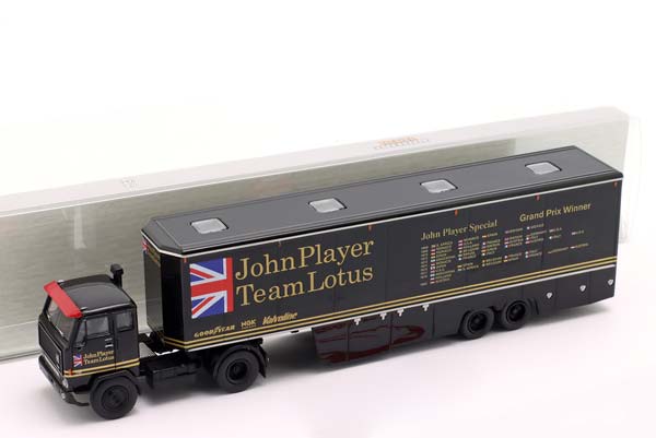 VOLVO F89 RACE TRANSPORTER JOHN PLAYER TEAM LOTUS FORMULA 1 1973 BLACK / ВОЛЬВО F89 РАКЕ ТРАНСПОРТЕР ДЖОХН ПЛАЙЕР КОМАНДА ЛОТУС ФОРМУЛА-1 ЧЕРНЫЙ — фото 3