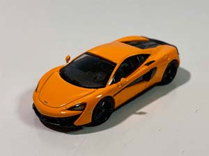 MCLAREN 570S, ORANGE/BLACK (ДЛИНА МОДЕЛИ 3-5 СМ)
