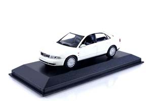 AUDI A4 1995 / АУДИ А4 БЕЛЫЙ