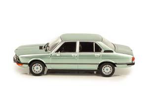 BMW 520 1972 LIGHT BLUE METALLIC — фото 5