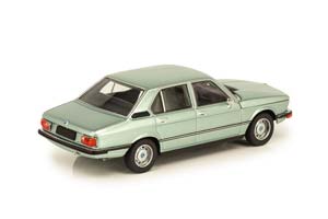 BMW 520 1972 LIGHT BLUE METALLIC — фото 2
