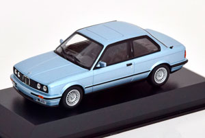 BMW 3ER E30 SALOON 1986 LIGHTBLUE-METALLIC — фото 1
