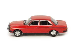 MERCEDES W123 230E 1982 RED — фото 4