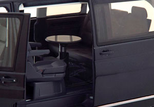 VW MULTIVAN T6 HIGHLINE 2016 BLACK METALLIC — фото 9