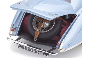 TALBOT-LAGO T150-SS 1937-39 СИНИЙ CONCOURS DELEGANCE ДИОРАМА С ФИГУРОЙ И ВИТРИНОЙ — фото 11