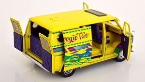 CHEVROLET G-SERIE VAN BOOGIE VAN 1976 YELLOW PURPLE BLUE — фото 4