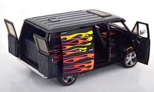 CHEVROLET G-SERIE VAN THE HOT BOX 1976 BLACK WITH FLAMES — фото 3