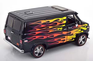 CHEVROLET G-SERIE VAN THE HOT BOX 1976 BLACK WITH FLAMES — фото 2