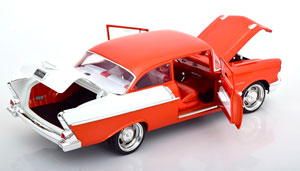 CHEVROLET 150 CUSTOM CRUISER 1957 ORANGE-METALLIC WHITE — фото 4