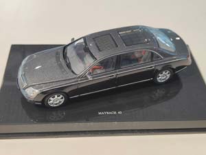 MAYBACH 62 LWB LIMOUSINE 2004 СЕРЫЙ/ЧЕРНЫЙ (БОКС МОЖЕТ ИМЕТЬ ПОТЕРТОСТИ ИЛИ ТРЕЩИНЫ)