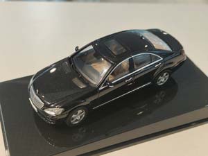 MERCEDES BENZ S-CLASS (W221) 2005 ЧЕРНЫЙ (БОКС МОЖЕТ ИМЕТЬ ПОТЕРТОСТИ ИЛИ ТРЕЩИНЫ)