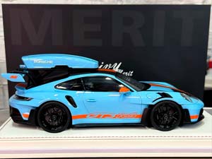 PORSCHE 911 (992) GT3 RS LUGGAGE GULF BLUE/ORANGE LIVERY WITH BLACK WHEELS / ПОРШЕ 911 992 GT3 RS LUGGAGE GULF BLUE/ОРАНЖЕВАЯ ЛИВРЕЯ С ЧЕРНЫМИ КОЛЕСАМИ (ЛИМИТ 07/20) — фото 4