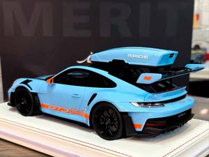 PORSCHE 911 (992) GT3 RS LUGGAGE GULF BLUE/ORANGE LIVERY WITH BLACK WHEELS / ПОРШЕ 911 992 GT3 RS LUGGAGE GULF BLUE/ОРАНЖЕВАЯ ЛИВРЕЯ С ЧЕРНЫМИ КОЛЕСАМИ (ЛИМИТ 07/20) — фото 7