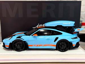 PORSCHE 911 (992) GT3 RS LUGGAGE GULF BLUE/ORANGE LIVERY WITH BLACK WHEELS / ПОРШЕ 911 992 GT3 RS LUGGAGE GULF BLUE/ОРАНЖЕВАЯ ЛИВРЕЯ С ЧЕРНЫМИ КОЛЕСАМИ (ЛИМИТ 07/20) — фото 8