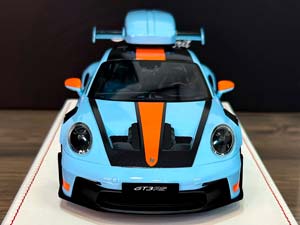 PORSCHE 911 (992) GT3 RS LUGGAGE GULF BLUE/ORANGE LIVERY WITH BLACK WHEELS / ПОРШЕ 911 992 GT3 RS LUGGAGE GULF BLUE/ОРАНЖЕВАЯ ЛИВРЕЯ С ЧЕРНЫМИ КОЛЕСАМИ (ЛИМИТ 07/20) — фото 2