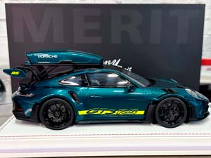 PORSCHE 911 (992) GT3 RS LUGGAGE RACING GREEN/GREEN LIVERY WITH BLACK WHEELS / ПОРШЕ 911 992 GT3 RS LUGGAGE ГОНОЧНЫЙ ЗЕЛЕНЫЙ/ЗЕЛЕНЫЙ ЛИВРЕЯ С ЧЕРНЫМИ КОЛЕСАМИ (ЛИМИТ 07/20) — фото 4