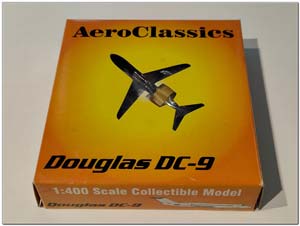 DOUGLAS DC-9-15 BONANZA AIR LINES N945L С ПОДСТАВКОЙ (ДЛИНА 7,96 СМ) — фото 4