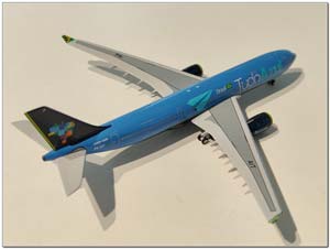 AIRBUS INDUSTRIES A330-243 AZUL LINHAS AEREAS BRASILEIRAS PR-AIT (ДЛИНА 14,75 СМ) — фото 2