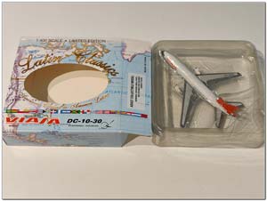 MCDONNELL DOUGLAS DC-10-30 VIASA YV-135C LIMITED 500 PCS (ДЛИНА 13,77 СМ) — фото 3