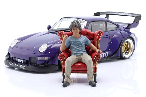 RWB LEGEND AKIRA NAKAI SAN FIGURE #1 WITH ARMCHAIR / RWB ЛЕГЕНД АКИРА НАКАЙ САН ФИГУРКА АРМЧАЙР