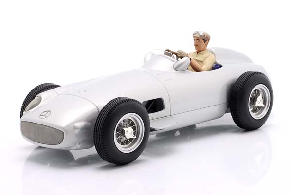 SEATED RACING DRIVER FIGURE 1920S/1930S YEARS FIGURENMANUFAKTUR / СИТЕД ФИГУРКА ПИЛОТА 1920S/1930S ЙИРС ФИГУРЕНМАНУФАКТУР