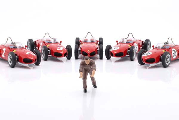 MECHANIC WITH BROWN OVERALL PUSHES AT THE BACK - FIGURE FIGURENMANUFAKTUR / МЕЧАНИК КОРИЧНЕВЫЙ ОВЕРАЛЛ ПУШЕС АТ БАК ФИГУРКА ФИГУРЕНМАНУФАКТУР