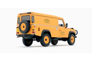 LAND ROVER DEFENDER 110 “CAMEL TROPHY” SUPPORT UNIT BORNEO 1989 LIMITED EDITION 1000 — фото 6